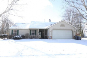 Neighborhood ranch with parks, 3 miles to Purdue